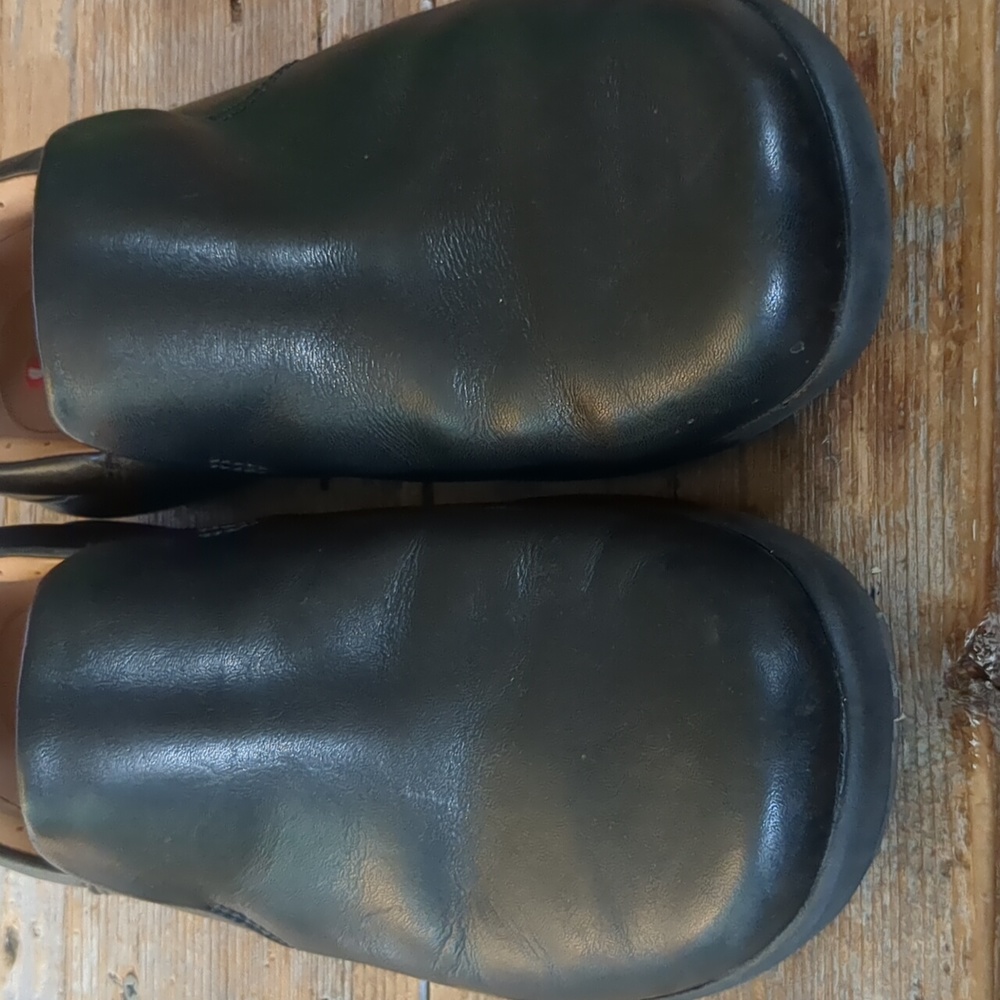 Clarks Unstructured Un.Loop Black Leather Slip-On… - image 2